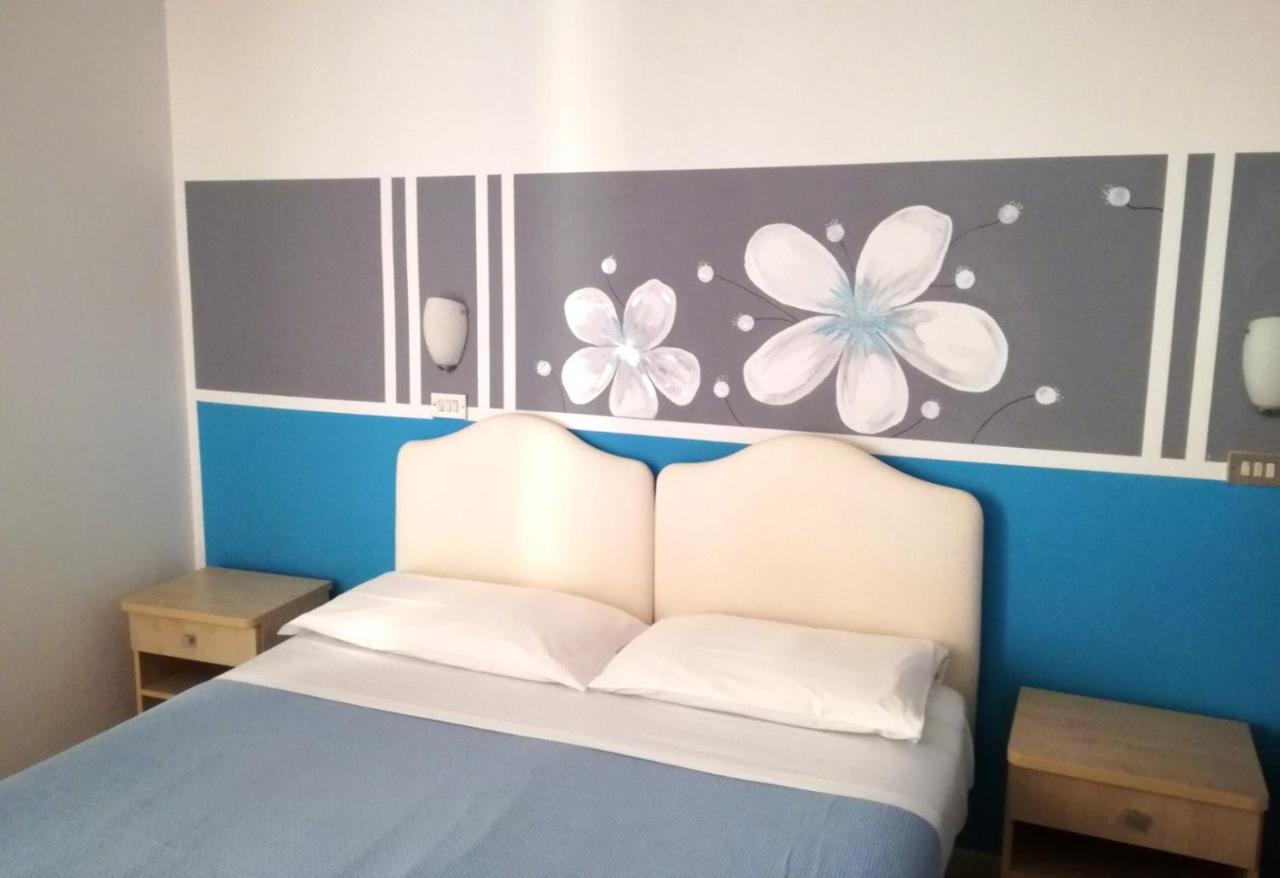 Hotel Serafini 里米尼 外观 照片